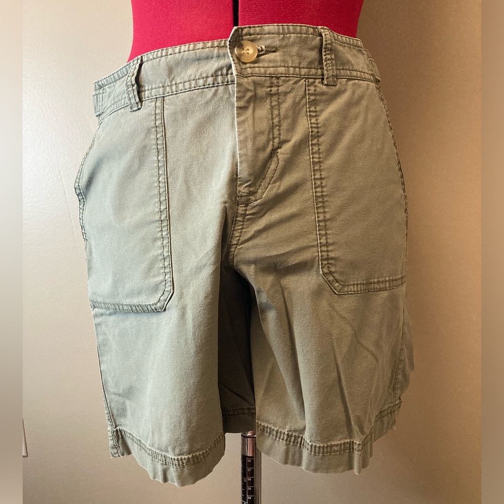 Dockers Womens Dark Green/Grey Mid Rise Curvy Size 4 Shorts